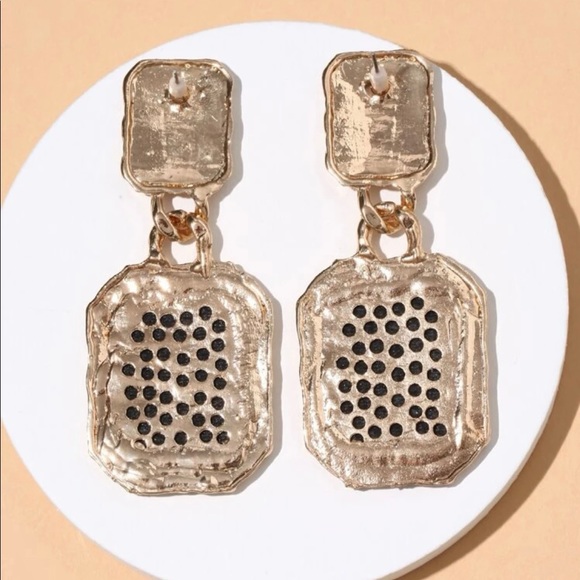 EARRINGS NWOT - Picture 2 of 6